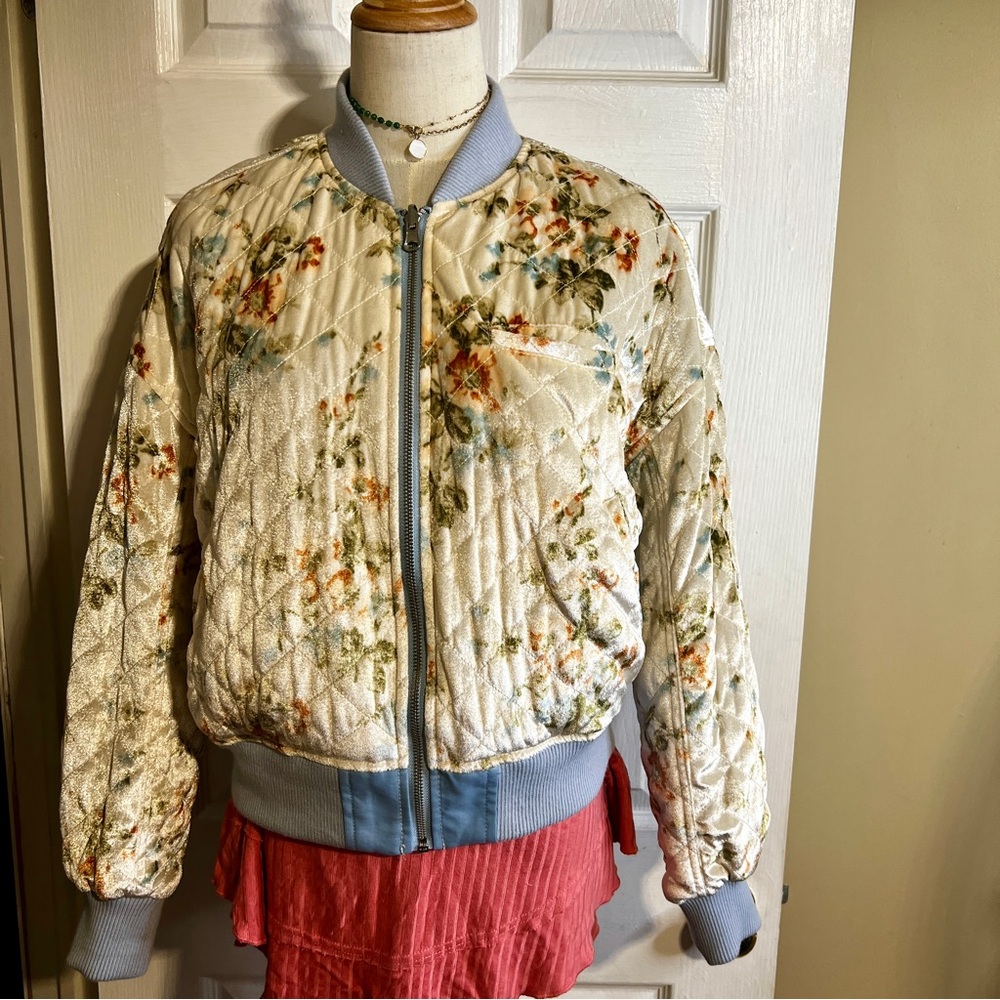 Urban Outfitters Cara‎ Floral Velvet Satin Reversible Boho Bomber Crop Jacket S